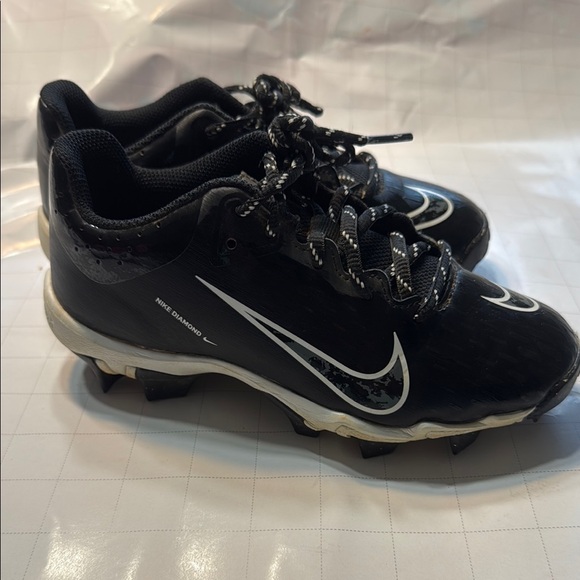 Kids Nike Diamond Cleats #2 - Picture 1 of 6
